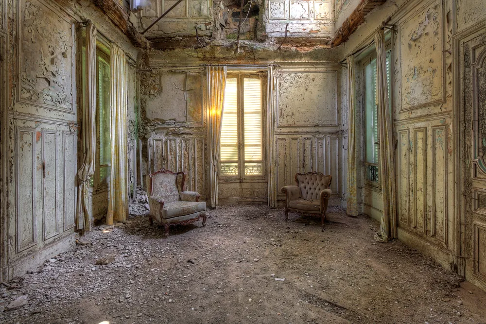 Amazing abandoned chateau somewere in France. Look at the awesome decay inside this building.