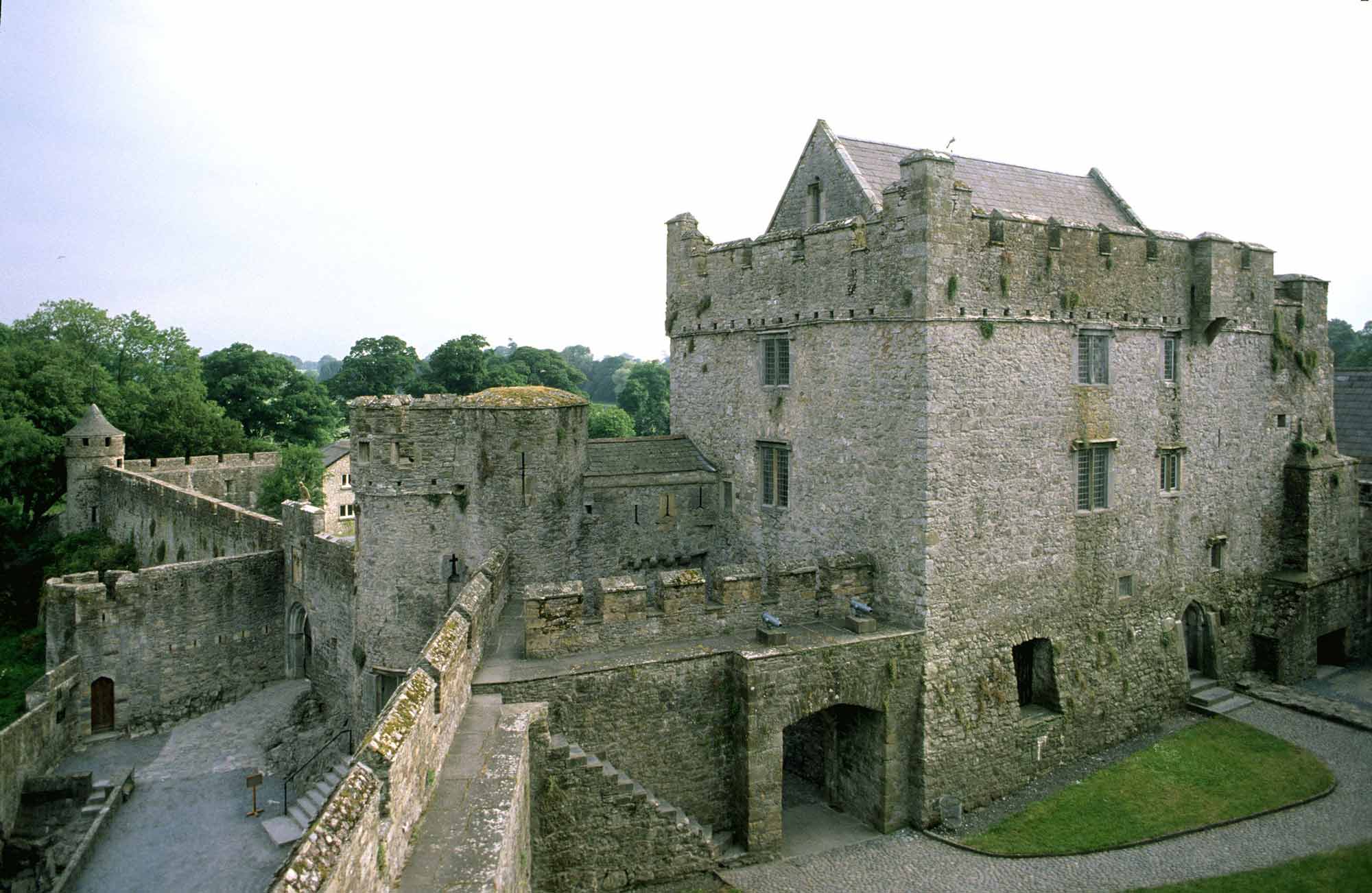 Cahir castle, grey castle, big castle, irish castle ireland