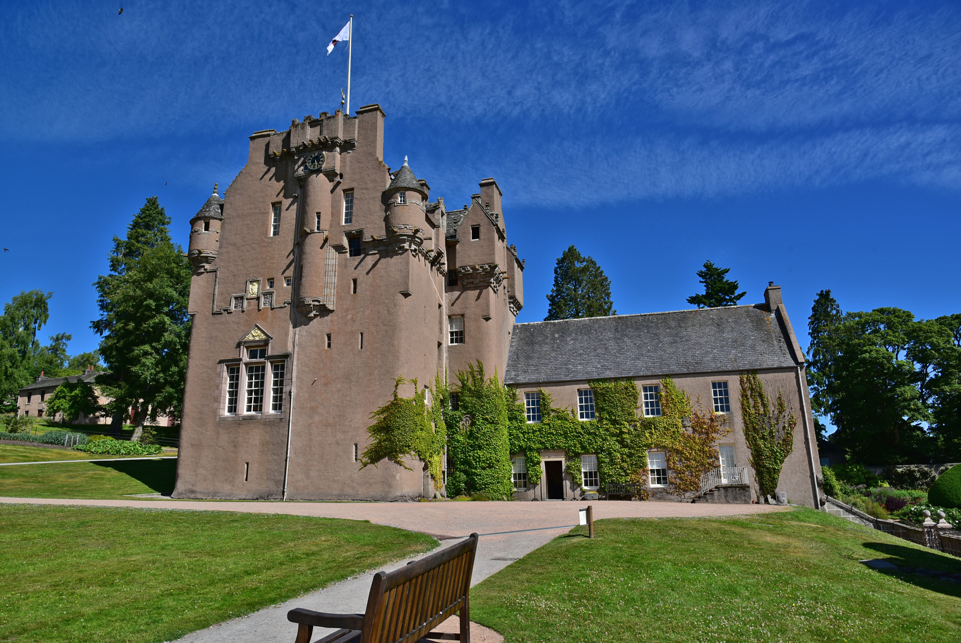 crathes castle, castle scotland, scottish castles,