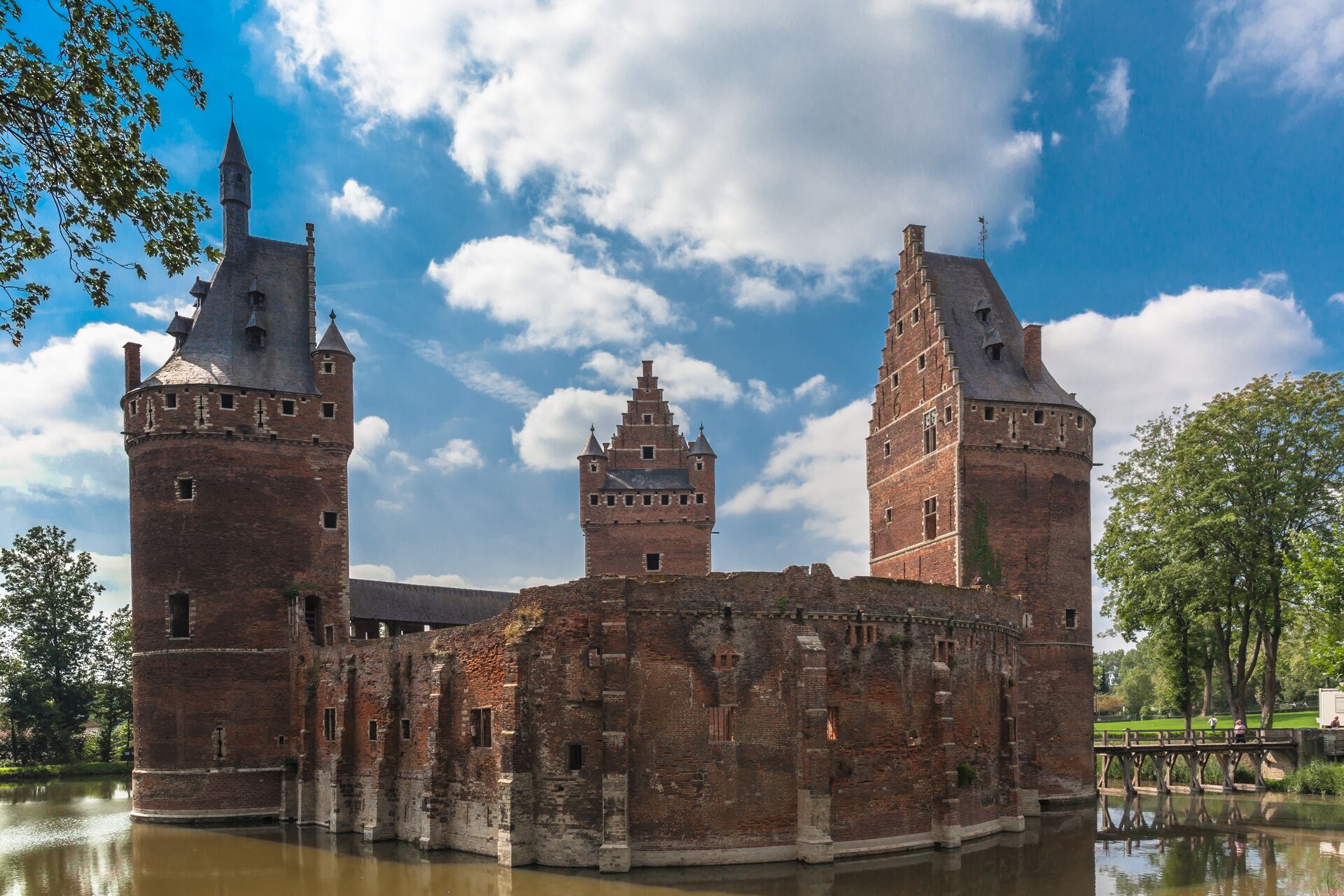 Beersel castle, castles in belgium