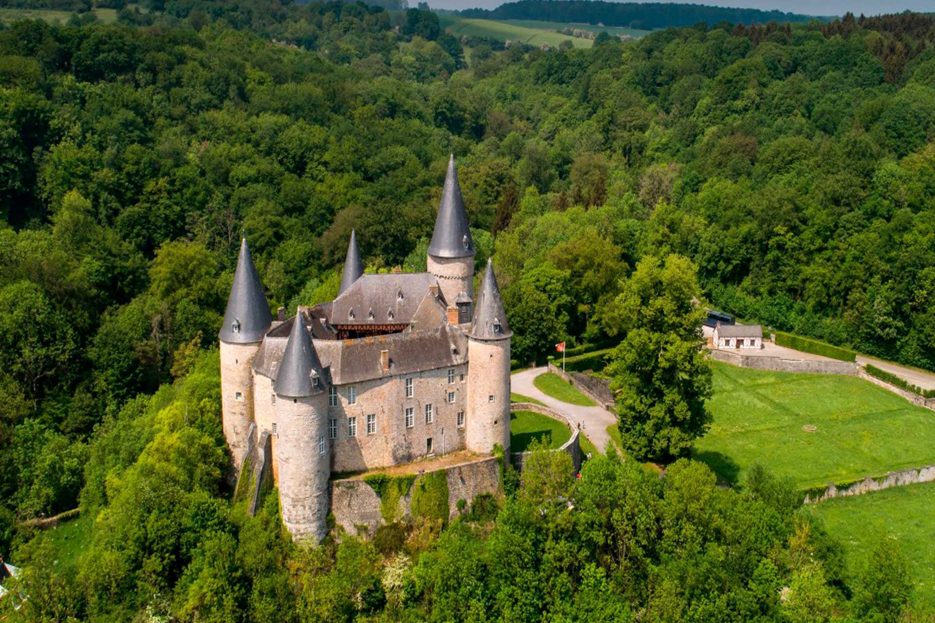 Vêves Castle, Celles, Namur