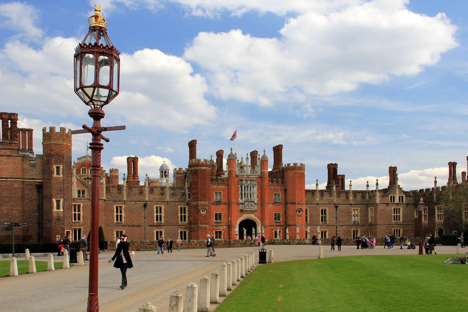 Hampton Court Palace, castles in england, castles with moat, moat castle