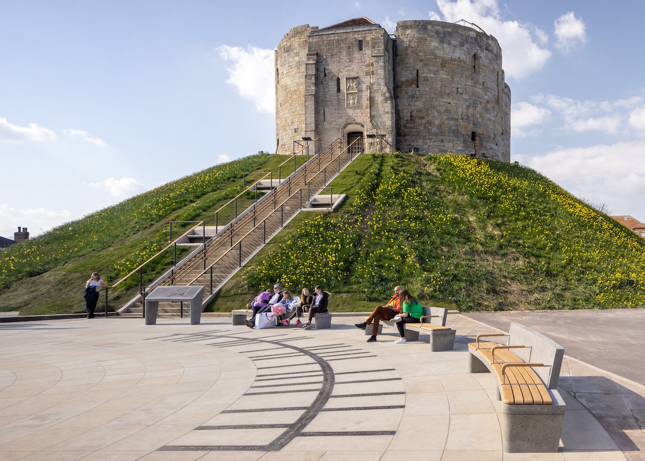 motte and bailey