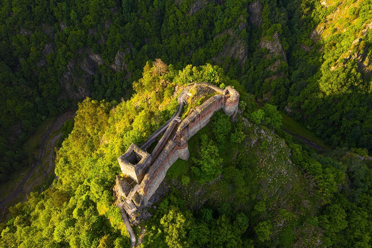 Poenari Citadel, Argeș gorge — Vlad III's actual fortress, romania castles