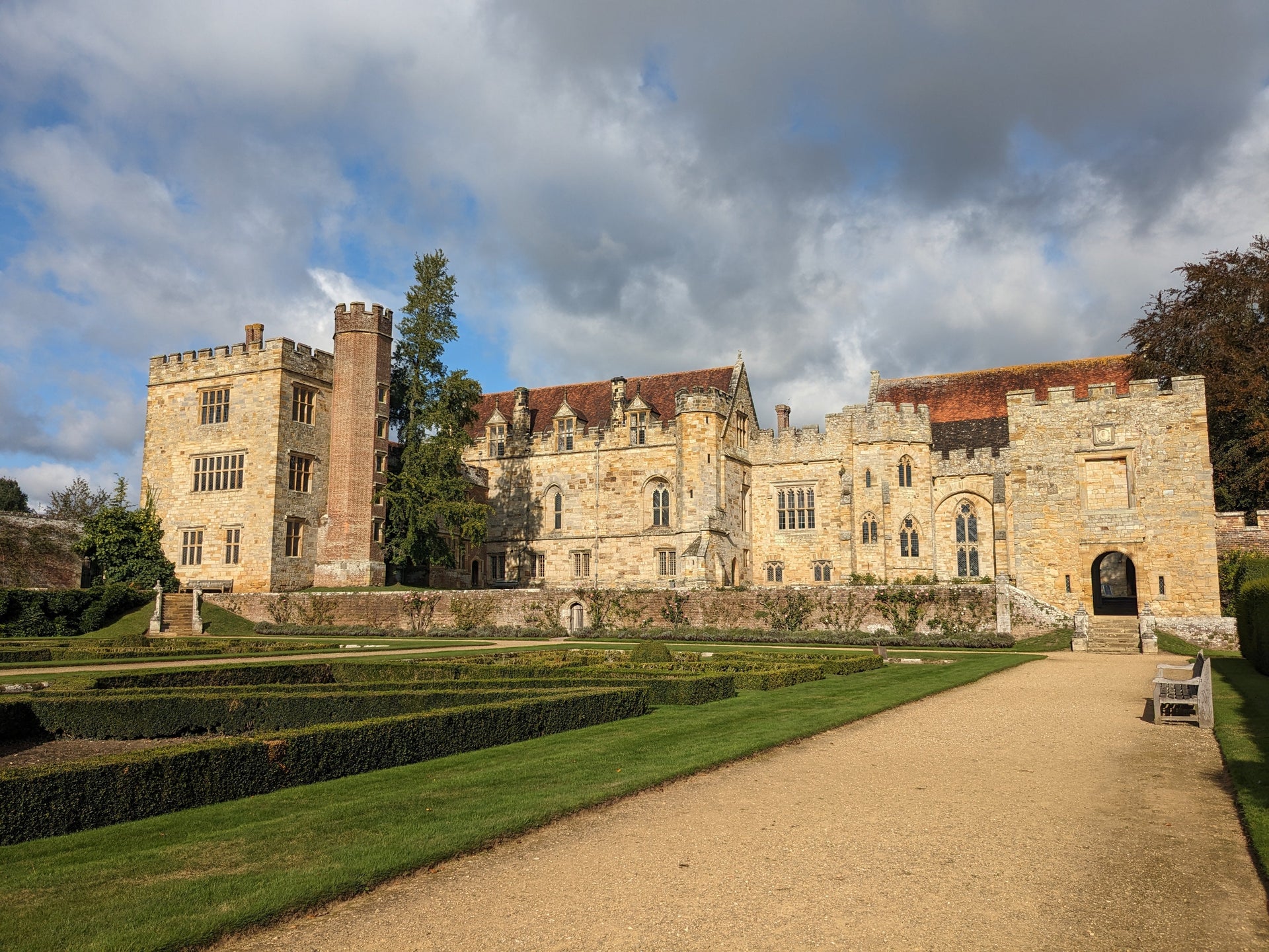 Penshurst Place, manor house, english country house