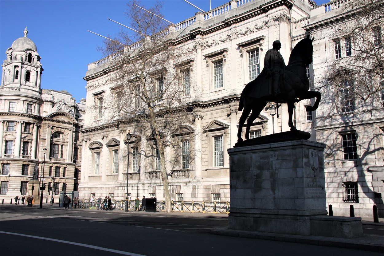 Banqueting House Whitehall, the surviving Inigo Jones Stuart palace and a central London castle-era landmark, castles near London