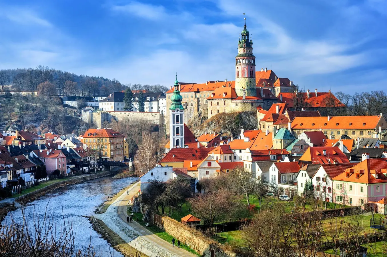 Český Krumlov Castle above the Vltava bend, the great Rosenberg-Eggenberg Renaissance chateau and UNESCO World Heritage Site, castles near Prague