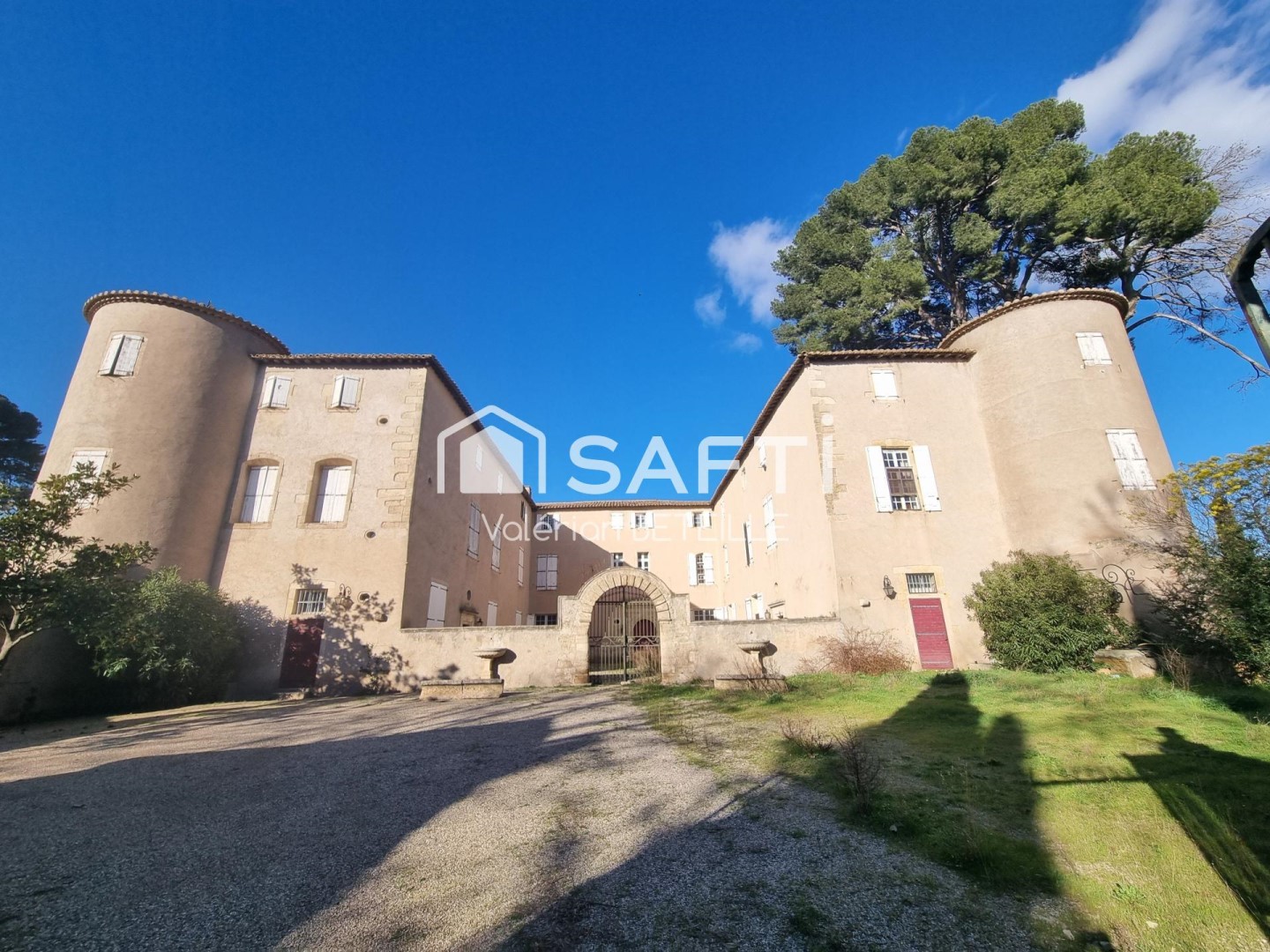 Capgemini Castle Historic 17th Century Château With Immense Potential - Castle for Sale