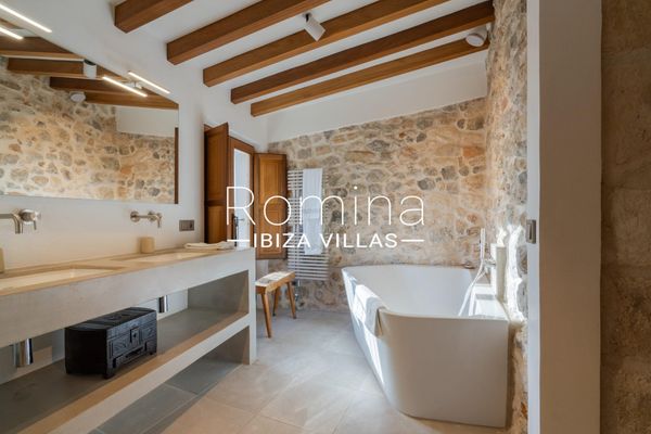 Unique Palace In The Heart Of Dalt Vila 5