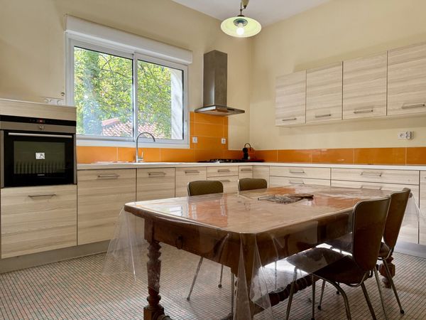 Near Villeneuve Sur Lot   Magnificent Riverside Chateau With 6 Bedrooms And 8 Hectares Of Land 4