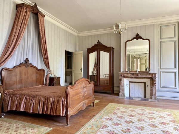 Near Villeneuve Sur Lot   Magnificent Riverside Chateau With 6 Bedrooms And 8 Hectares Of Land 5